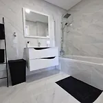 شقة Modern With Pool And Close To The