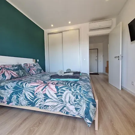 Modern With Pool And Close To The Apartman