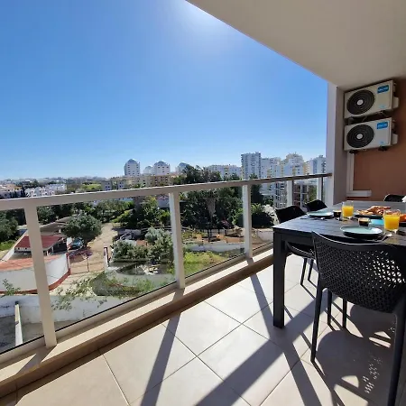 Modern With Pool And Close To The Apartman