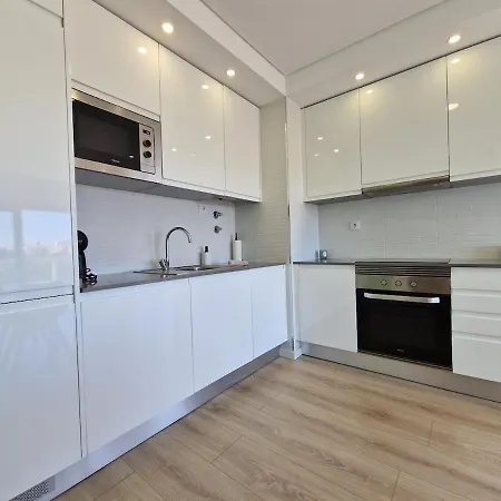 Modern With Pool And Close To The