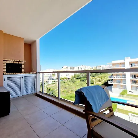 Modern With Pool And Close To The Apartman