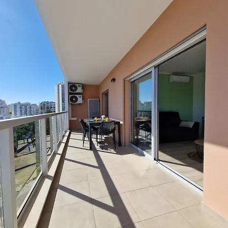 Apartman Modern With Pool And Close To The *