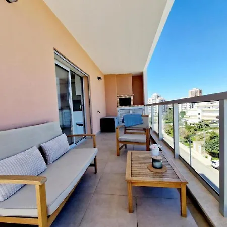 Modern With Pool And Close To The アパート