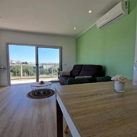 דירה Modern With Pool And Close To The פורטימאו