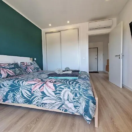 דירה Modern With Pool And Close To The