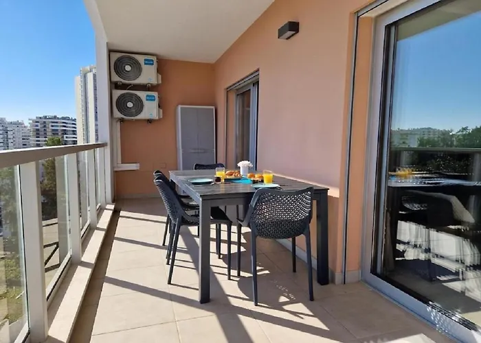 アパート Modern With Pool And Close To The