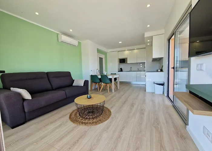 アパート Modern With Pool And Close To The