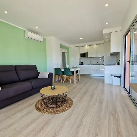 Daire Modern With Pool And Close To The